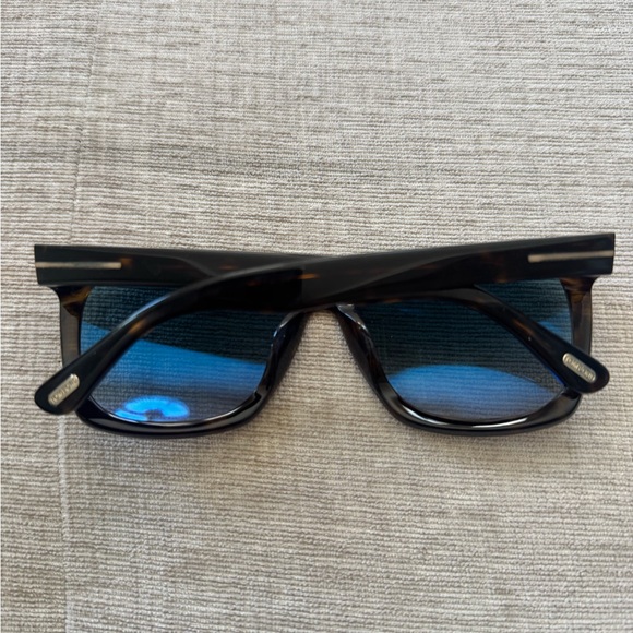 Tom Ford Square Sunglasses - Picture 3 of 5